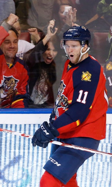 Panthers' Huberdeau hurt in win over Devils